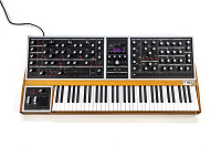 Moog One 16-Voice  Полифонический 16-голосный 3-тембральный аналоговый синтезатор, 61 клавиша